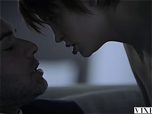 Short-haired Bree Daniels penetrated by parent